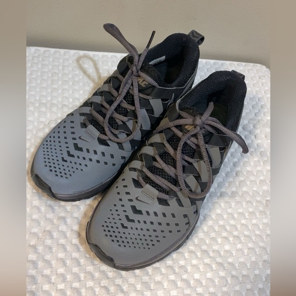 Nike Other - Nike Fingertrap Max Metallic Dk Grey